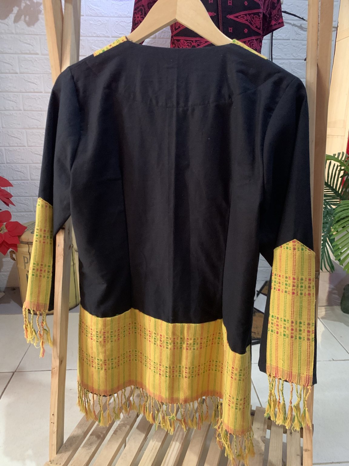 Blouse Hitam Suat Songket 4